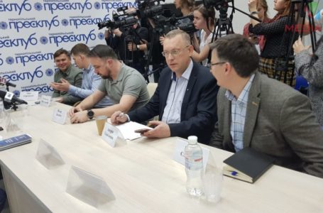 Відсутність скриньок, фотографування бюлетенів та спусковий важіль гранати поблизу дільниці: у Тернополі підсумовують вибори (НАЖИВО)