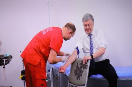 Порошенко здав кров на вміст алкоголю та наркотиків: перші результати