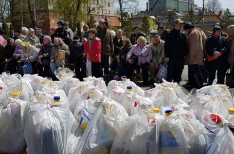 Потребуючі жителі краю отримали «Великодні кошики»