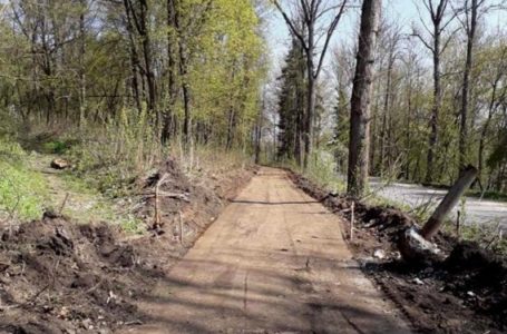 У парку біля Тернопільського озера прокладають сучасну велодоріжку