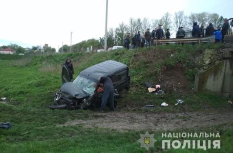 Поблизу Тернополя потрійна ДТП, водій у реанімації