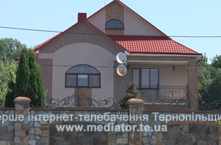 Троє чоловіків в масках ледь не закатували сім’ю підприємця (Відео)