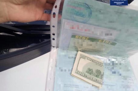 На Тернопільщині п’яний водій пропонував патрульним хабара