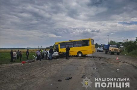 Смертельна ДТП на Тернопільщині: легківка в’їхала у рейсовий автобус (Відео)