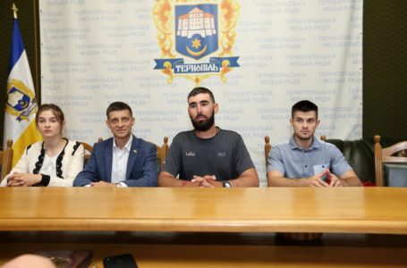 До Тернополя завітав мандрівник, який здійснює пішу подорож з Литви до Грузії
