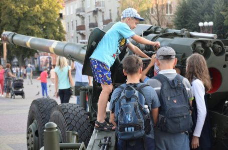 Тернополян запрошують на виставку військової техніки
