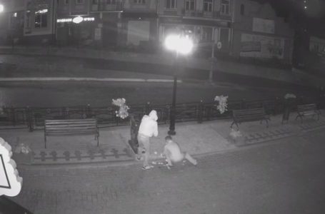 У Чорткові хулігани зламали та пограбували туристичну «родзинку» міста (Відео)
