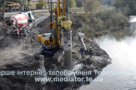 Міст, який обвалився у Лисівцях, замінять на металевий