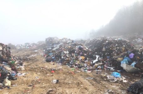 Львівським сміттям «поділились» на Тернопільщині (Фото)