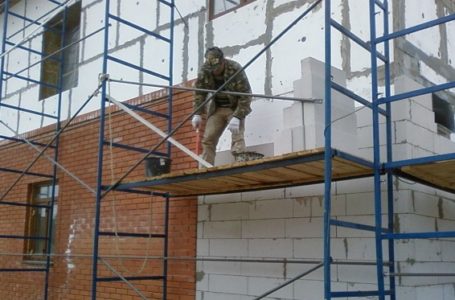 Впав з риштування: у Тернополі на будівництві загинув 74-річний майстер
