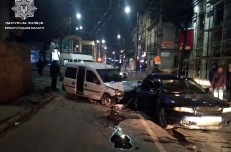 У Тернополі ДТП: 21-річний водій збив людину та протаранив авто