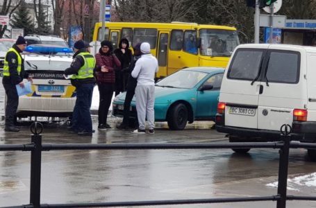 На Бандери затори через ДТП (Фото)