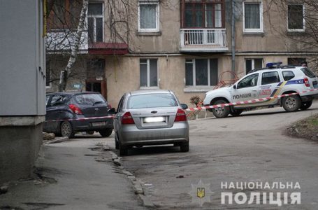 Тернополянин знайшов підозрілий пакунок під колесами свого авто (Відео)