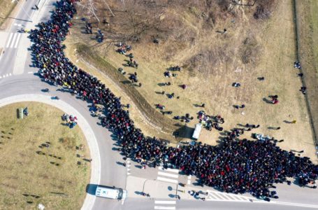 “Гнали табуном, температуру не міряли”. Заробітчанин з Кременця розповів про приїзд додому