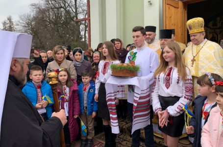 Владика Василій Семенюк відвідав храм у селі Великий Говилів (Фото)