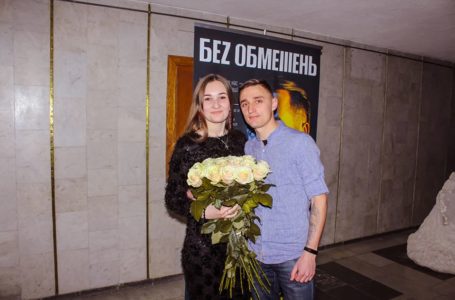 «Заховав квіти у буфеті»: тернополянин розповів про освідчення на концерті (Відео)