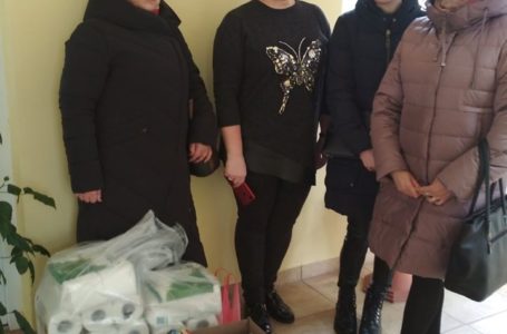 Зібрані в тернопільській бібліотеці книги передали в дитячий будинок (Фото)