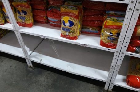 Тернополяни запасаються продуктами. Перевірка супермаркетів і ринку (Наживо)