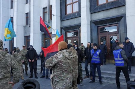 Під стінами ОДА на акцію протесту зібралися громадські активісти (Наживо)