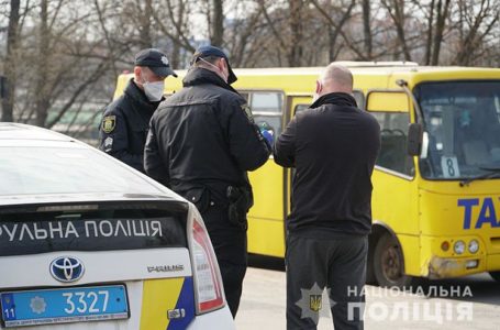 Віз чотирнадцять людей. У Тернополі поліцейські покарали водія маршрутки (Відео)
