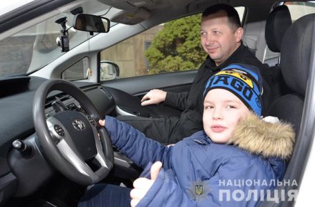 Мрія здійснилась. У день народження першокласника привітав генерал поліції (Відео)