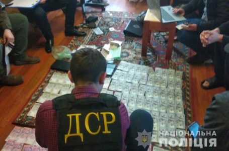 Обманули навіть сліпу бабусю. На Тернопільщині затримали телефонних шахраїв (Відео)