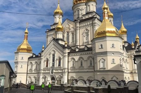 Дезінфекція і перекриття в’їзду. У Почаївській Лаврі спалах COVID-19