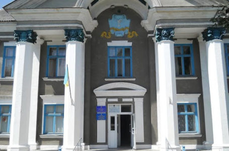 Відсутність коштів і засобів захисту: чому в Почаєві не готові лікувати хворих на COVID-19