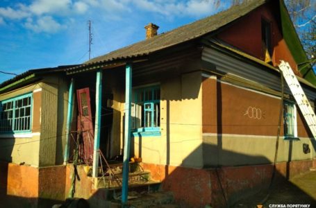 Через пожежу в будинку на Шумщині загинули двоє людей