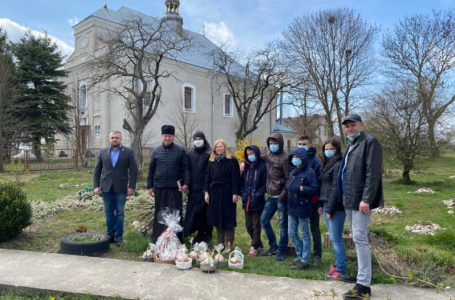 Великодні кошики передав вихованцям будинків сімейного типу нардеп Андрій Богданець (Фото)