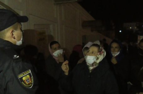 Прихожани Почаївської лаври порушили карантинні обмеження