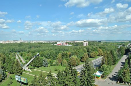 У парку Нацвідродження облаштовують пандус. Літак демонтовувати не будуть