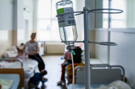 У Почаєві захворіли медики: лікарня зачинена на обсервацію