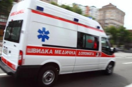 Тернополянина, який вискочив зі швидкої і тікав, доправили до психлікарні