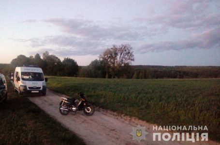 На Шумщині чоловік на швидкості вилетів з мотоцикла