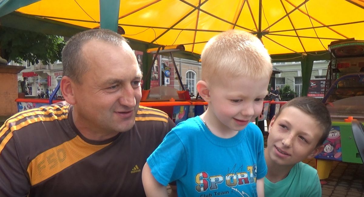 «Час для дітей забирає робота», – тернопільські татусі (Відео)