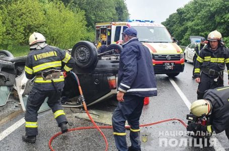 У ДТП на Тернопільщині загинув водій, ще п’ятеро людей травмувались (Фото)