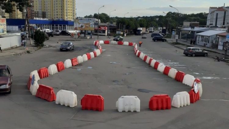 На Шептицького встановили тимчасове кільце, щоб уникнути заторів