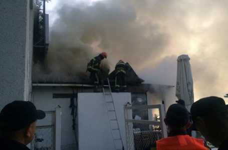 У Тернополі горіла літня тераса ресторану біля ставу