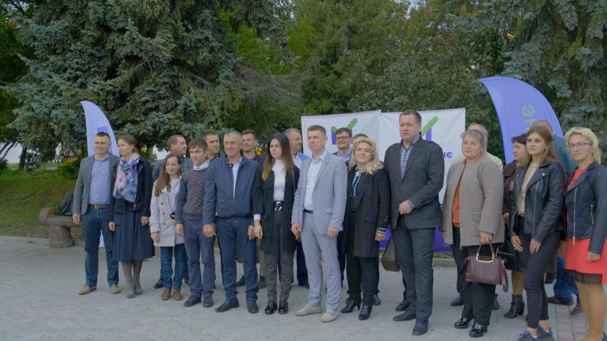 В Почаєві партія «ЗА МАЙБУТНЄ» представила кандидатів у депутати (Відео)