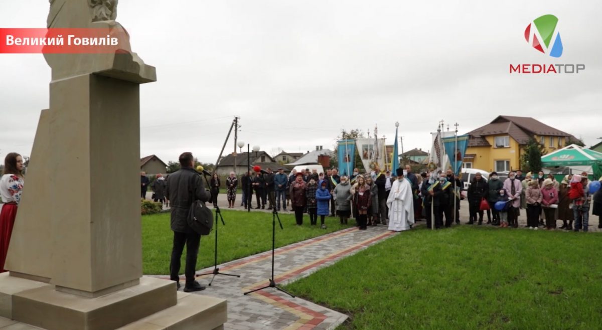 У Великому Говилові встановили погруддя громадському діячеві Євгену Олесницькому (Відео)