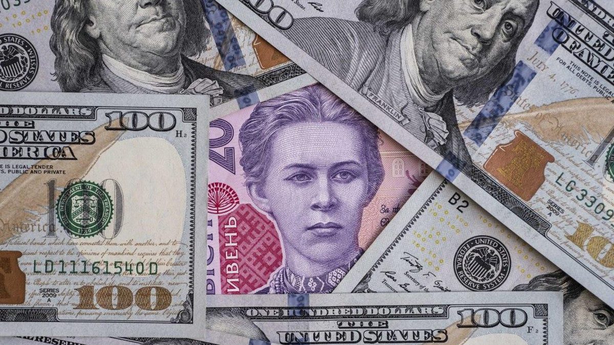 В Україні дешевшає валюта: курс долара на 9 грудня