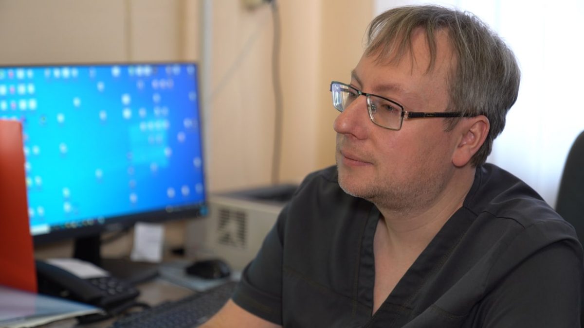 «Бажаю в новому році бути енергійними й повними сил», – лікар-ортопед Анатолій Корицький (Відеопривітання)